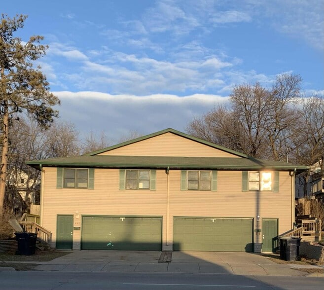 Primary Photo - 442 N Parker Dr