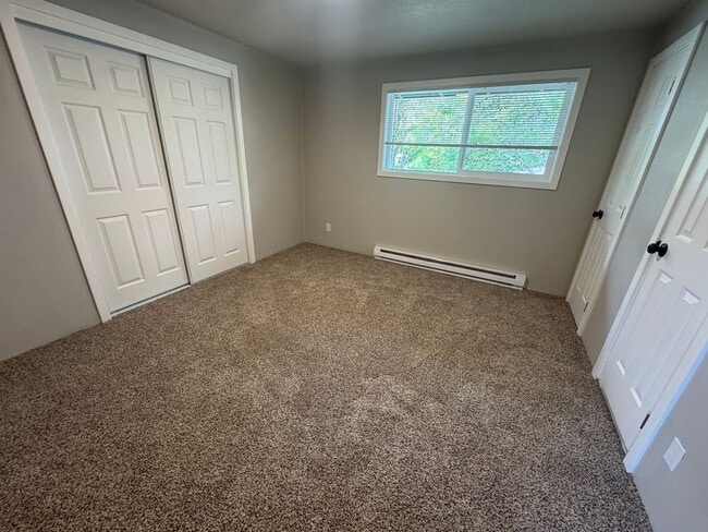Building Photo - (248) BeVille - 2 Bedroom / 1 Bathroom - T...