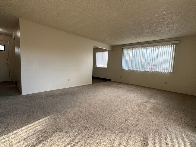 Building Photo - 1380 Kittyhawk Ave