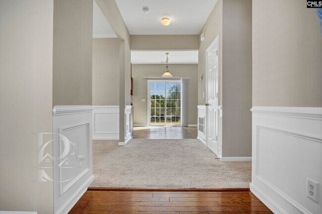 Building Photo - 211 Pinebluff Ct