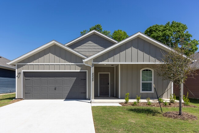 Primary Photo - 4437 Braddon Dr