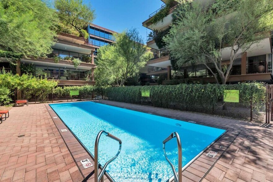 Building Photo - 7137 E Rancho Vista Dr