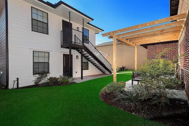 Building Photo - 1912 Arbor St