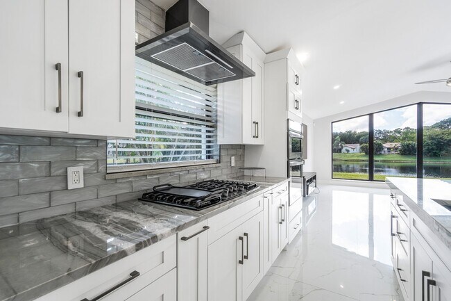 Building Photo - 3432 Pine Haven Cir