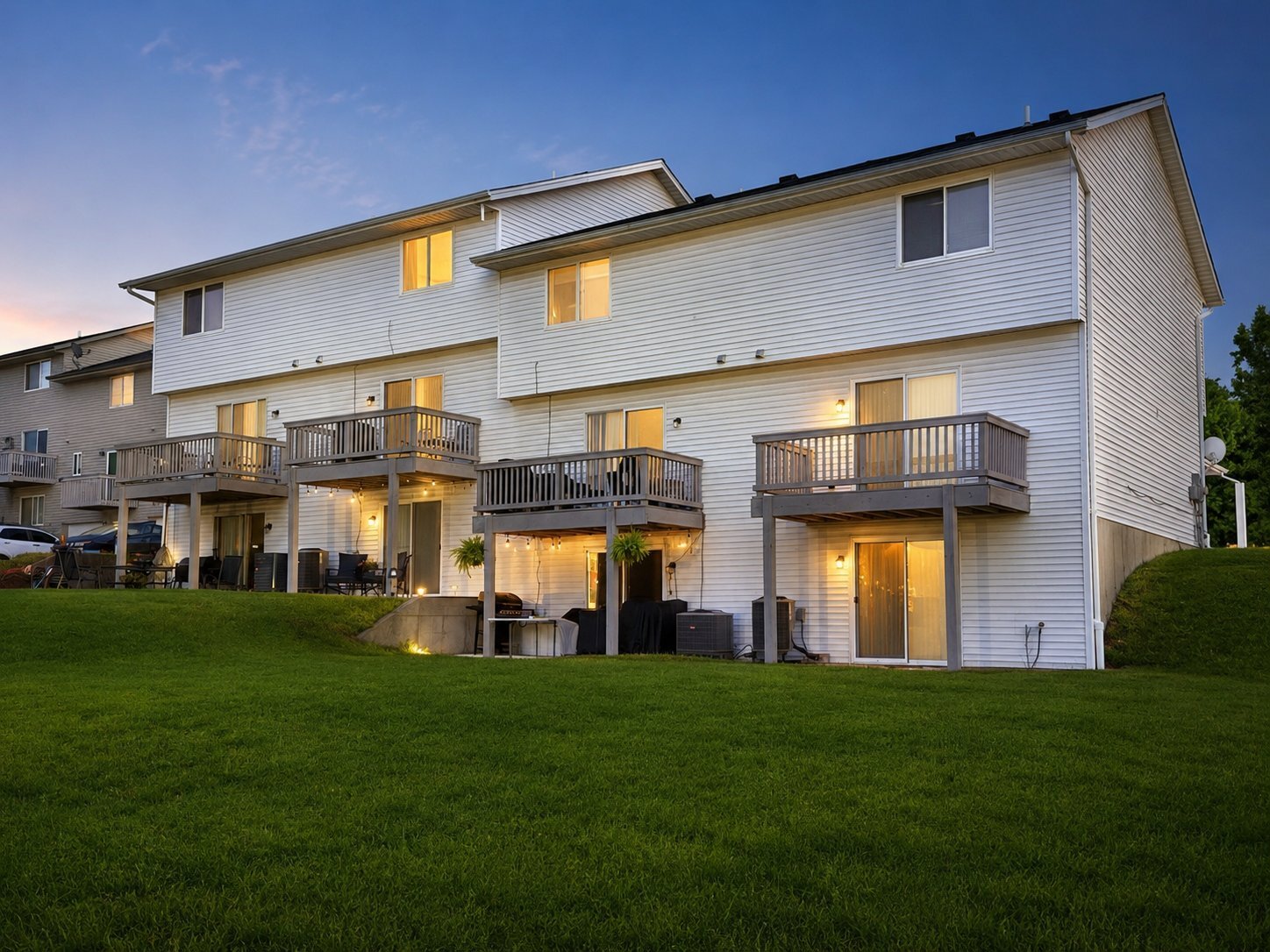 Building Photo - 220 Ewing Dr