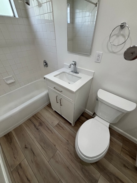 Building Photo - 820 S Rosemead Blvd