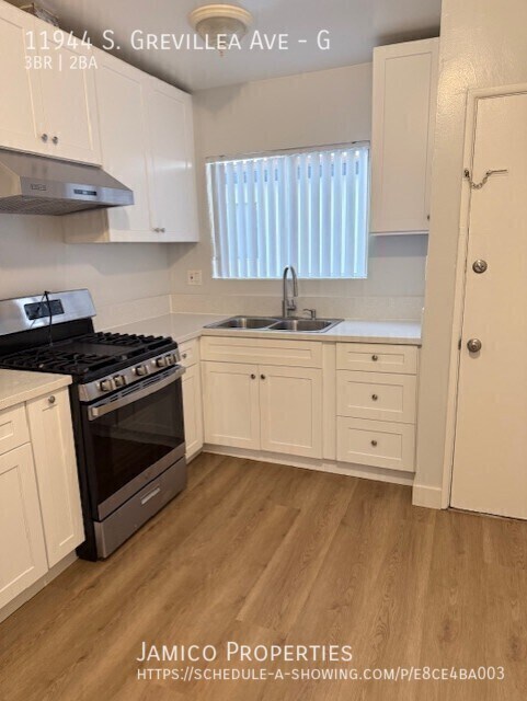 Building Photo - 11944 S Grevillea Ave