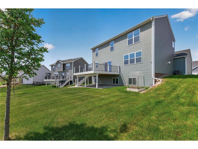 Building Photo - 1559 Edgebrook Ln