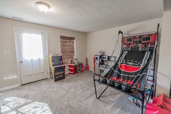 Building Photo - 210 Summerfield Dr