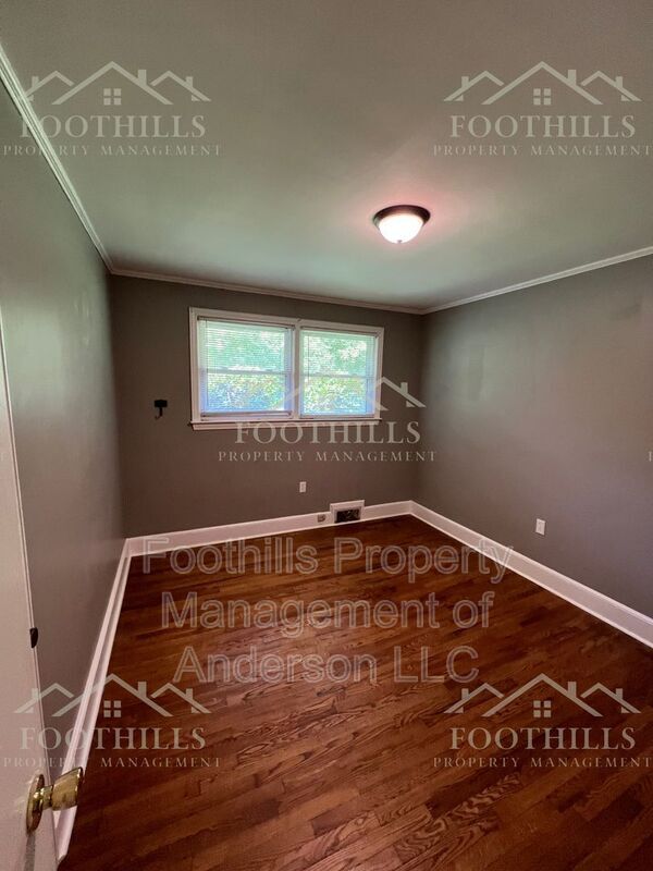 Building Photo - 502 Walden Pkwy