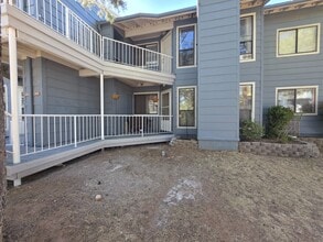 Building Photo - 2700 S White Mountain Rd