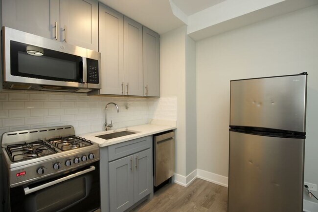 Building Photo - 508 W Belmont Ave