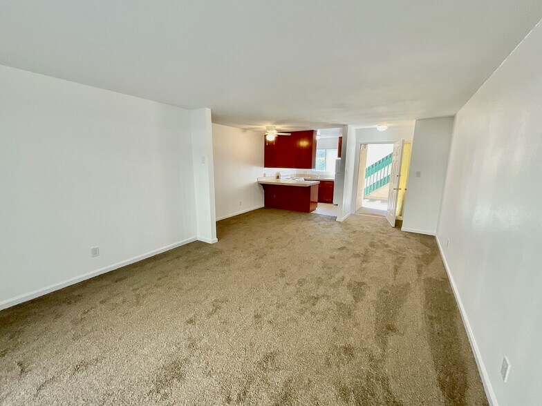 Building Photo - 1536 S Maple St