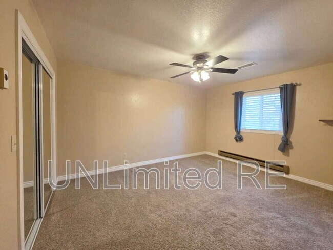 Building Photo - 2589 N Oakmont Dr