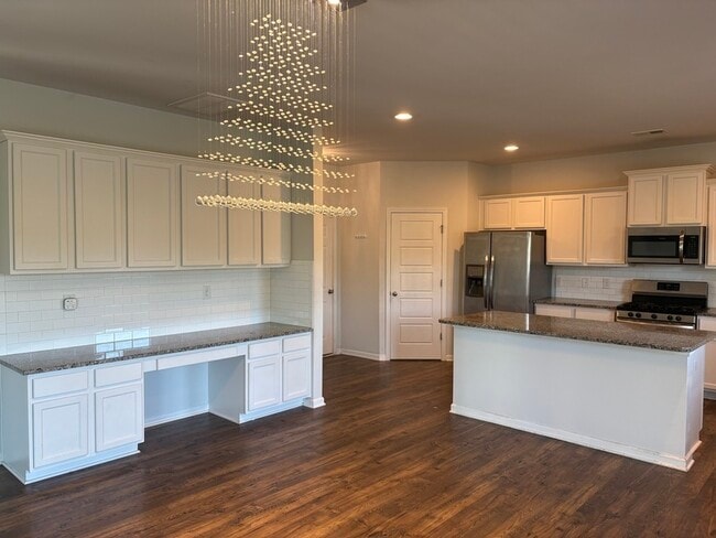 Building Photo - 407 Lakemont Dr