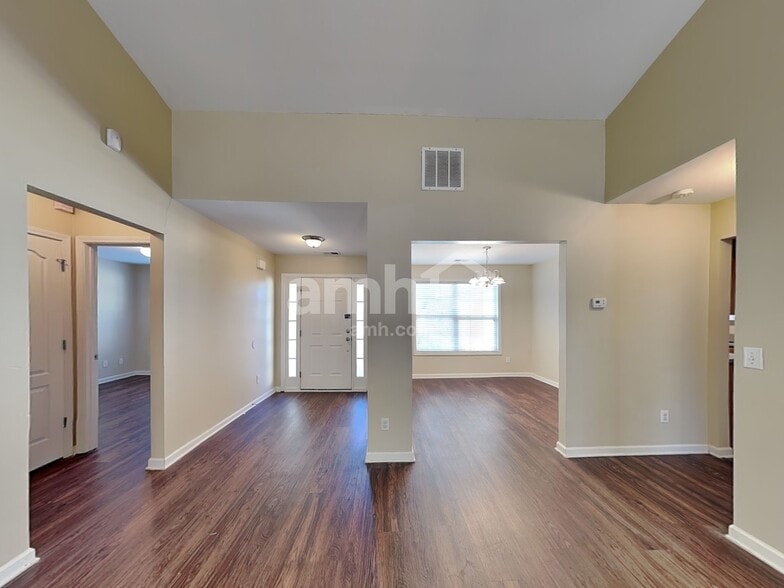 Building Photo - 6078 Lancelot Ln