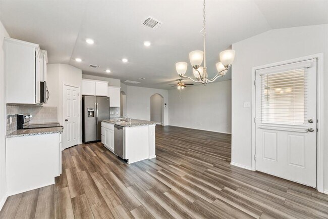 Building Photo - 105 Rearden Blvd
