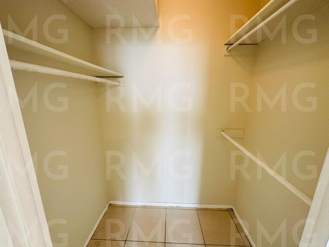 Building Photo - 15600 NW 7th Ave