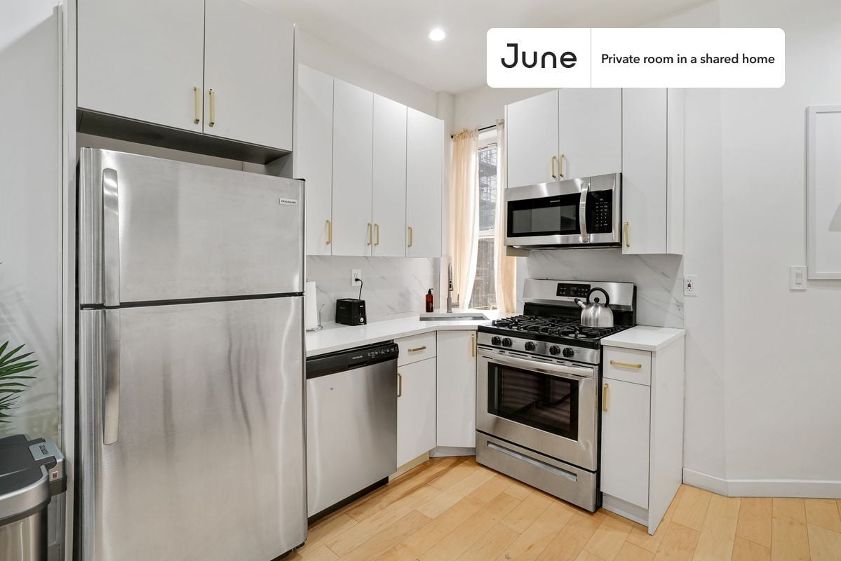 Building Photo - Room in Shared 4 bed/2 bath home in Bedford-Stuyvesant