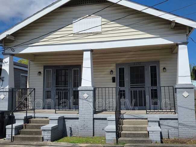 Primary Photo - 2153 Hope St