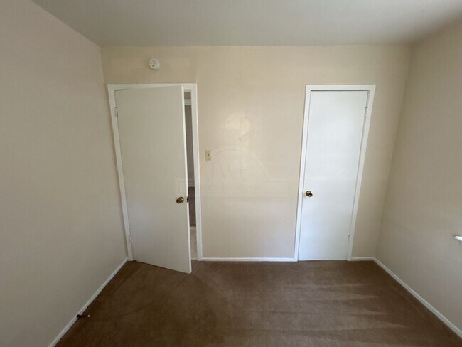Building Photo - 1406 Bundrant Dr