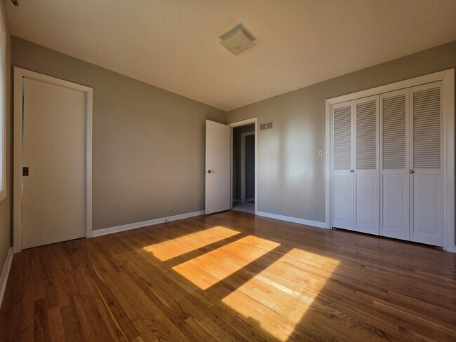 Building Photo - 3835 Lost Valley Rd SE