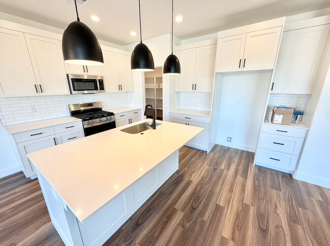 Building Photo - 4135 El Capitan Wy