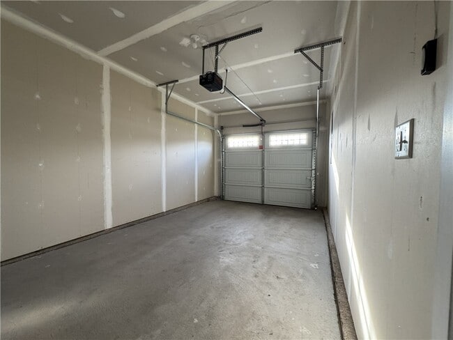 Building Photo - 29 Grn Spg Ln