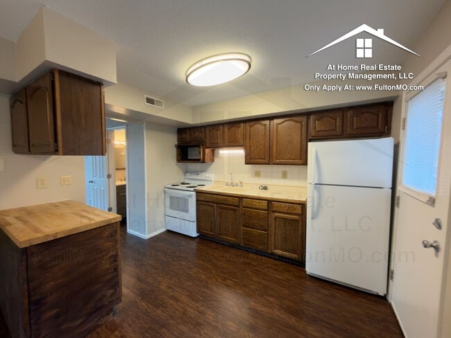 Building Photo - 1822 Springdale Ct