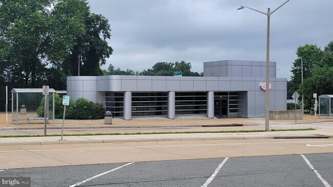 Building Photo - 1504 Lincoln Way