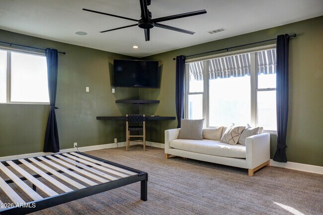 Building Photo - 2016 E State Ave