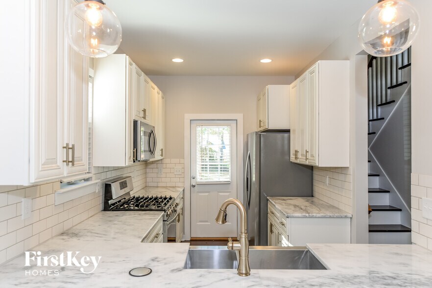 Building Photo - 1717 Dallas Ave