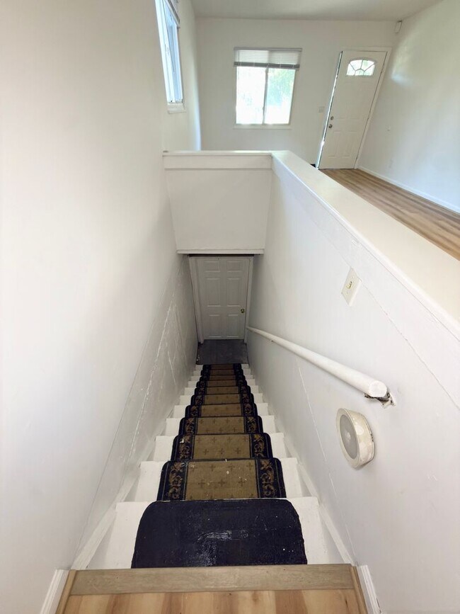 Building Photo - Cozy 3-Bedroom Home with Fenced Yard & Flexible Space – Cincinnati, OH