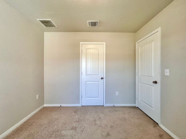 Building Photo - 14104 Macquarie Dr