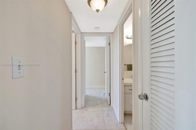 Building Photo - 3181 S Ocean Dr