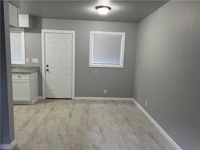 Building Photo - 4079 Pine Valley Rd