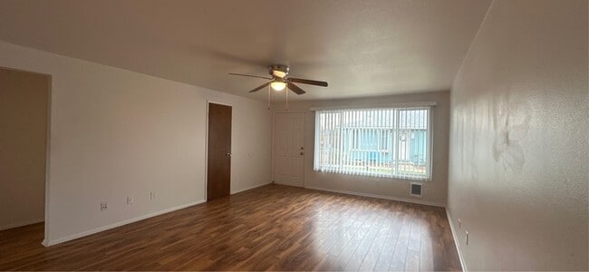 Building Photo - 750 N Main St