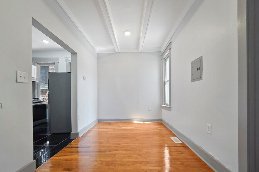 Building Photo - 156 Wegman Pky