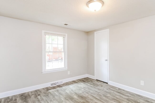 Building Photo - 1541 Beckham St