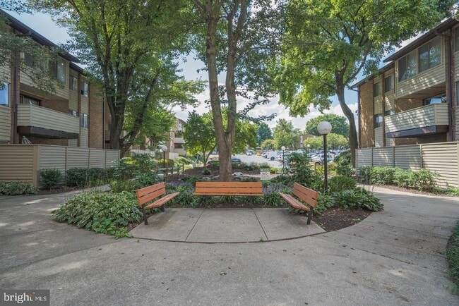 Building Photo - 19443 Brassie Pl