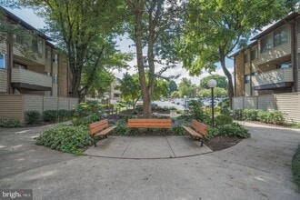 Building Photo - 19443 Brassie Pl