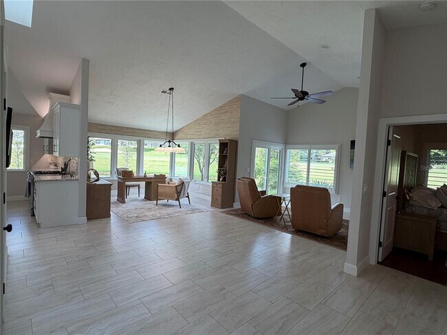 Building Photo - 209 Bromely Cir