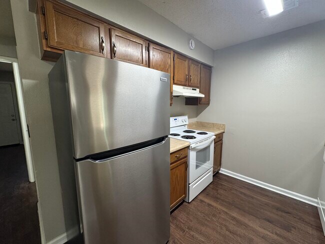 Building Photo - 2365 Parrot Ln