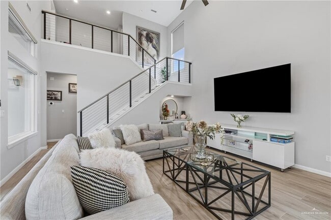 Building Photo - 27 Ensenada Ave