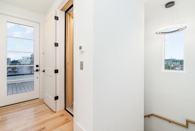 Building Photo - 48 Fern Ave