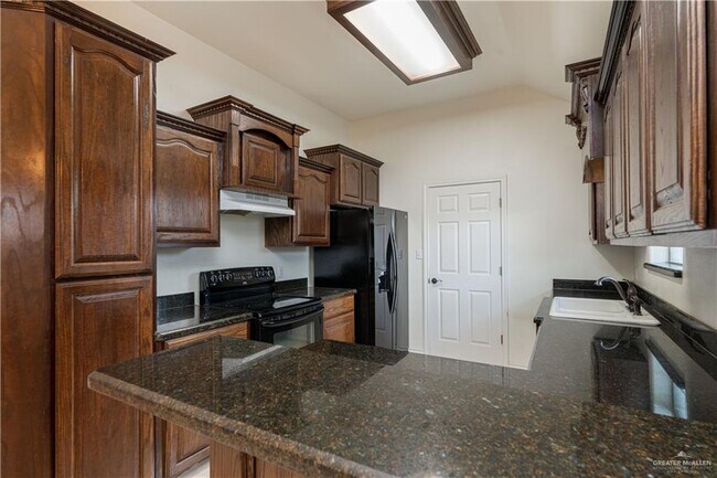 Building Photo - 2405 Singletary Dr