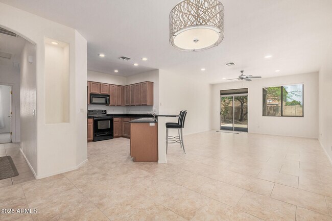 Building Photo - 298 E Diamond Trail