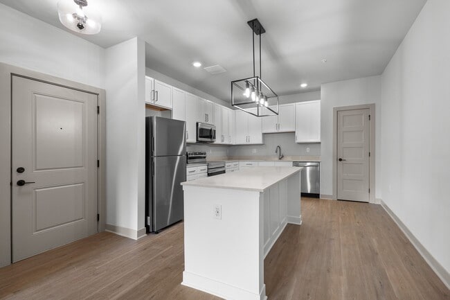 Building Photo - Allure Apartments LLC