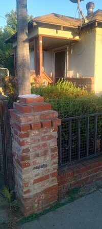 Building Photo - 517 1/2 S Alta Vista Ave
