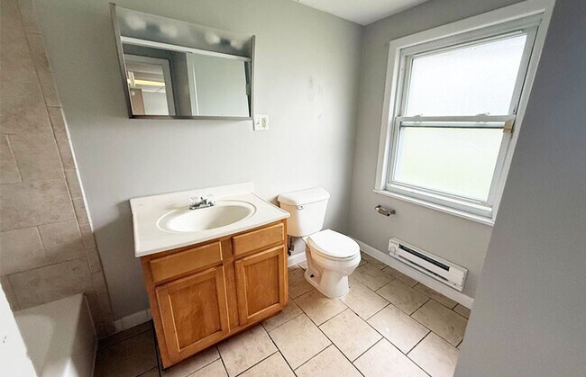 Building Photo - 960 Ludlow Ave